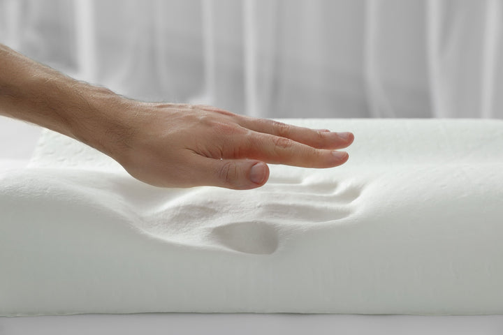 Slow-rebound memory foam demonstration of the AVONEST pillow